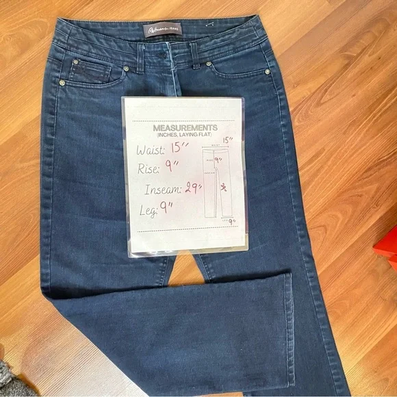 Reitmans - Women's Blue Jeans - straight leg - Size 10 Petites - Picture 8 of 8